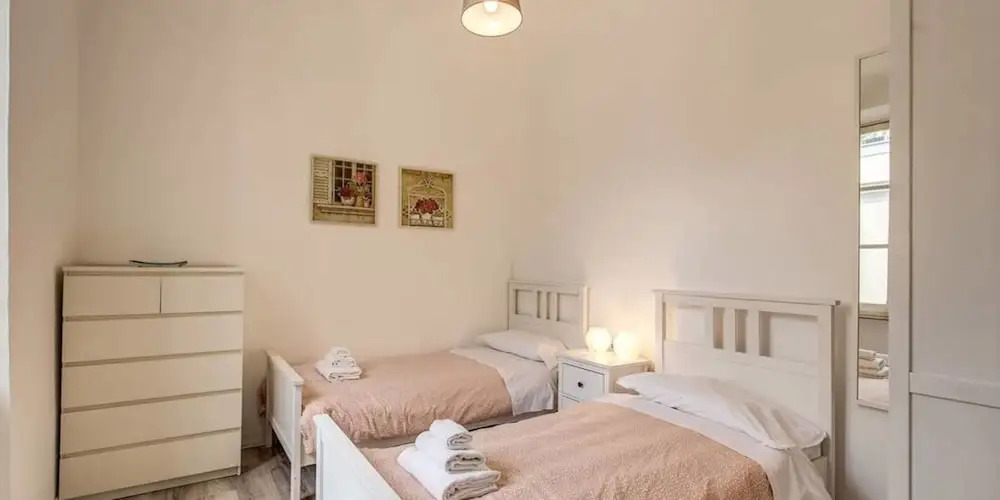 Colosseo 2 Bedroom Walking Distance
