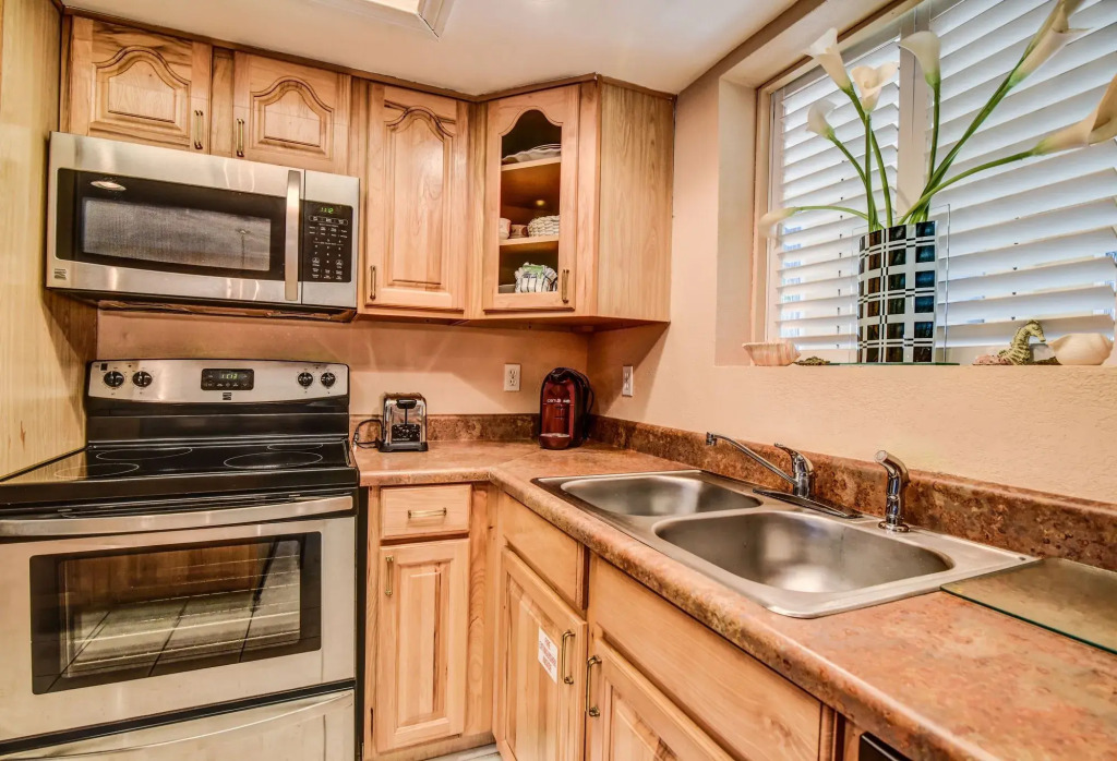 Gulf Highlands 104 Robin Lane Just Steps to the Beach 2 Bedroom 3 Bath