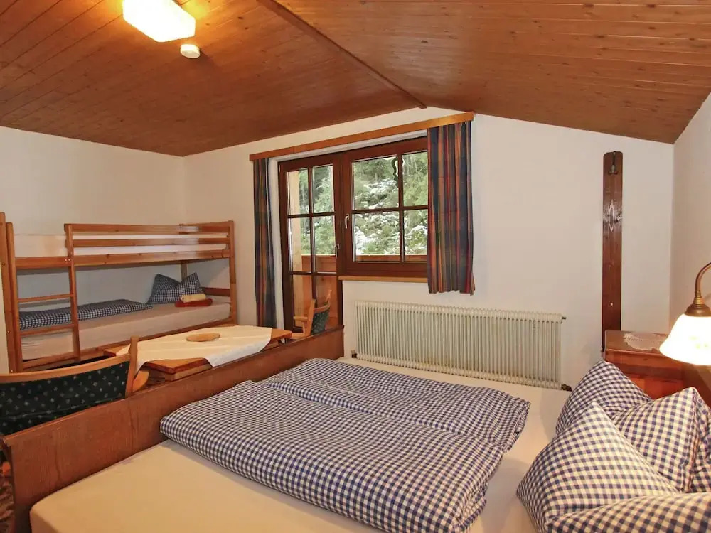 Quaint Chalet in Mayrhofen near Ski Lift