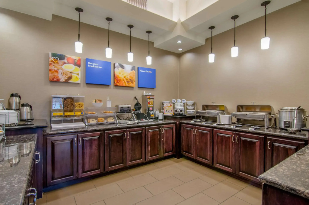 Comfort Inn & Suites Shawnee - Kansas City