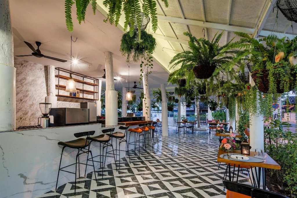H Flora Hotel
