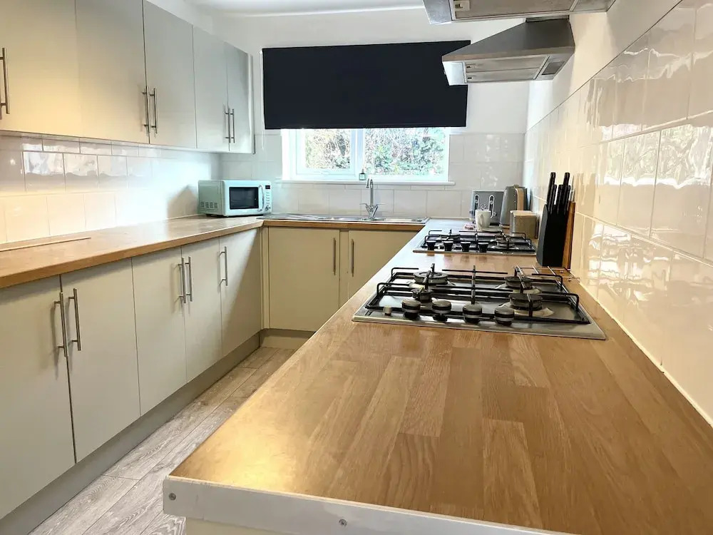 Vibrant 6 bed Stylish Home in Heart of Southsea