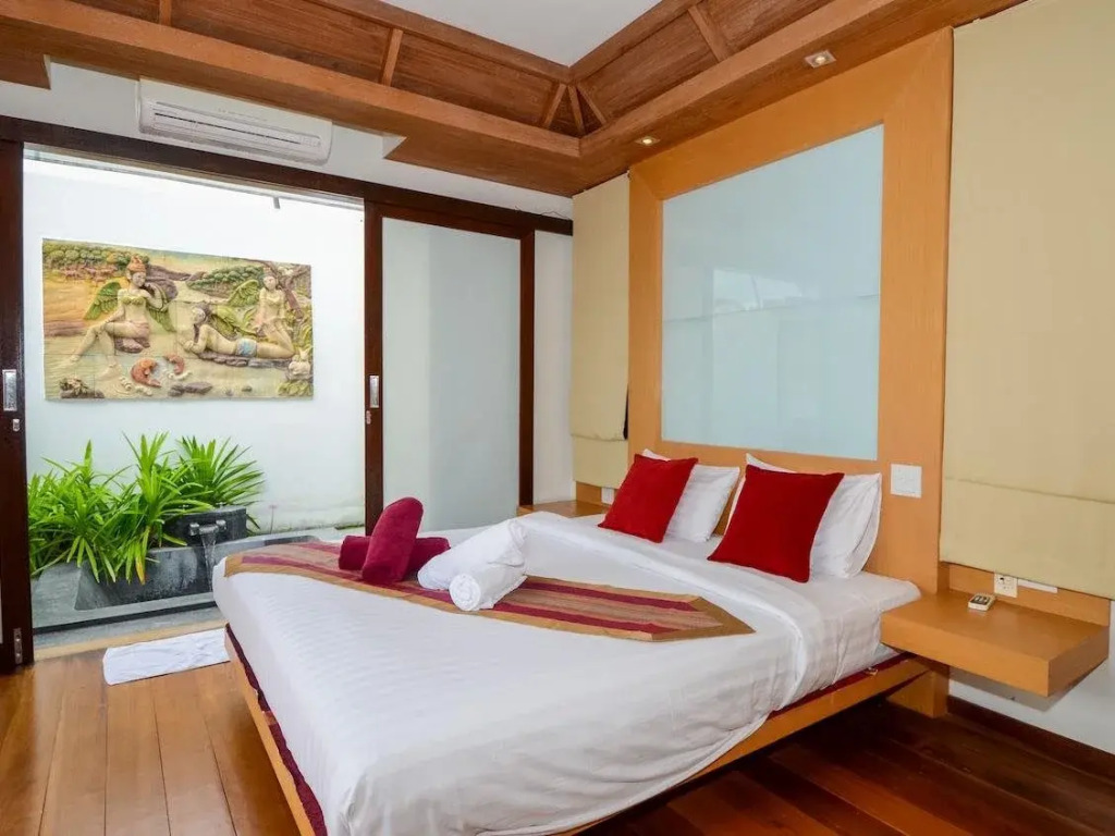 Jean Pool Villa