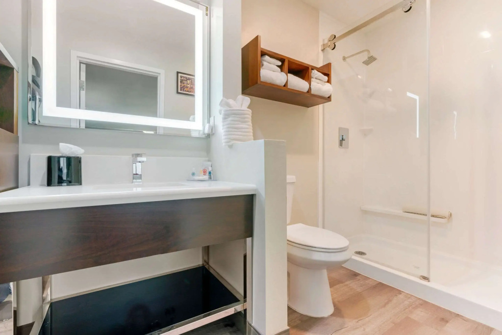 Antioch Inn and Suites
