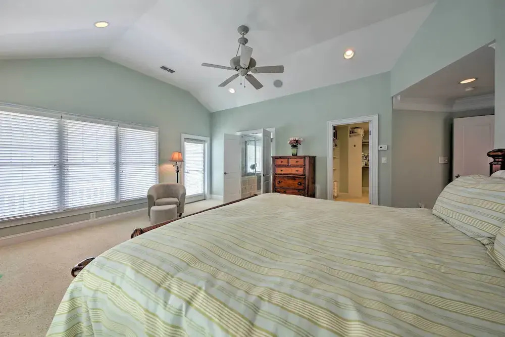 Manteo Waterfront Resort Home w/ 30-ft Dock!