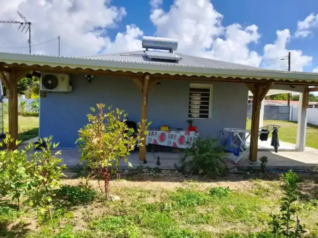 Maison de 2 chambres avec jardin clos a Grand Bourg