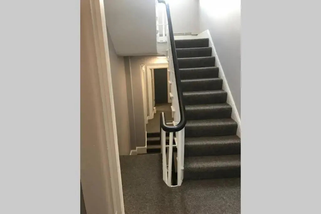 Large 7 bedroom House with Parking near City Centre