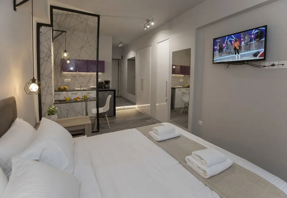 Homelike Studios in the Heart of the City by GHH