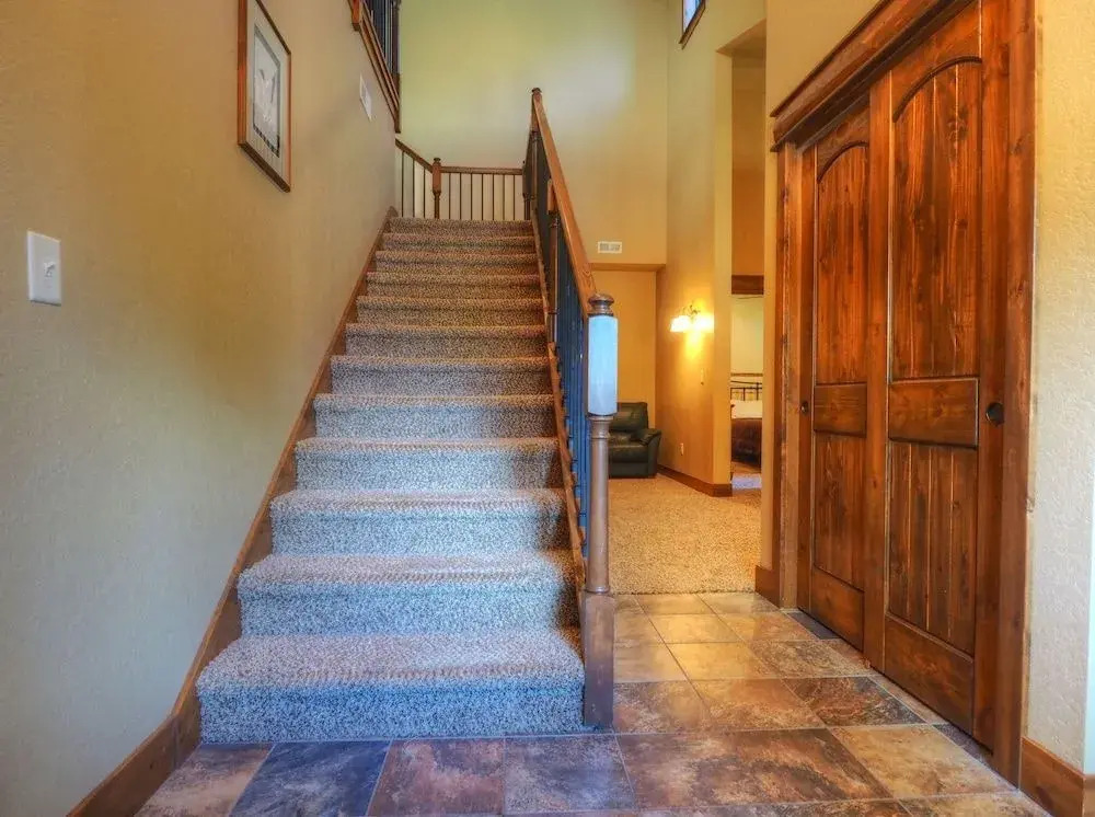 Timber Mountain Retreat - 3 Br Townhouse