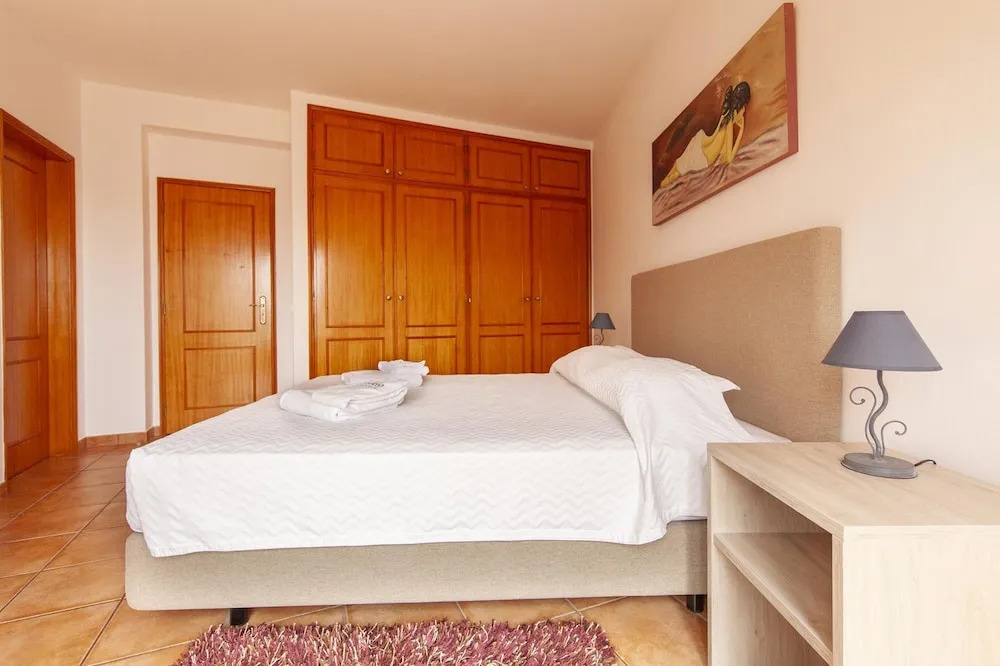 L 04 - Bedroom 4 Western Mos Guesthouse