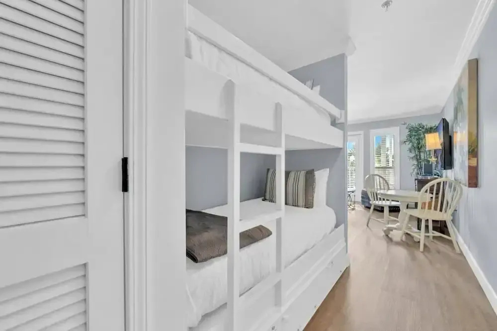 Gulf Place Caribbean 311