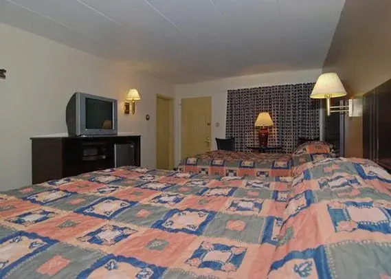 Rodeway Inn & Suites