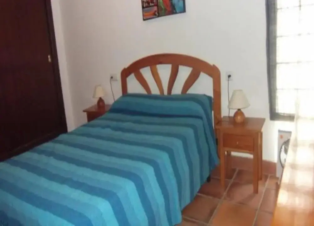 Apartment 2 Bedrooms With Pool 103424