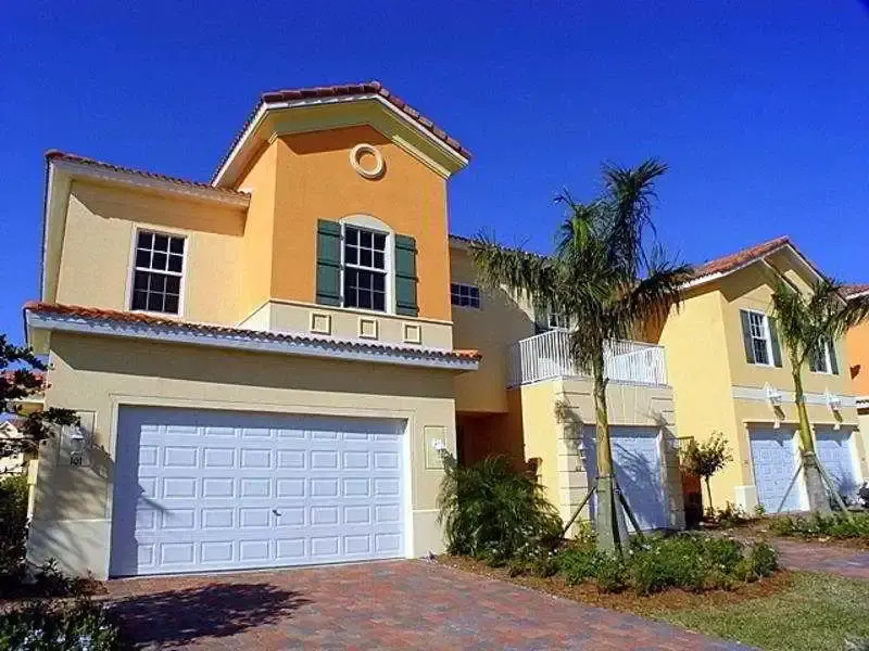 Universal Vacations Sail Harbor Condos