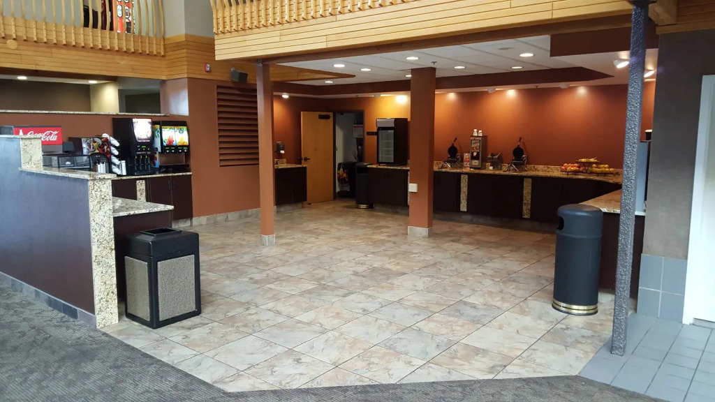 Cmon Inn & Suites Fargo