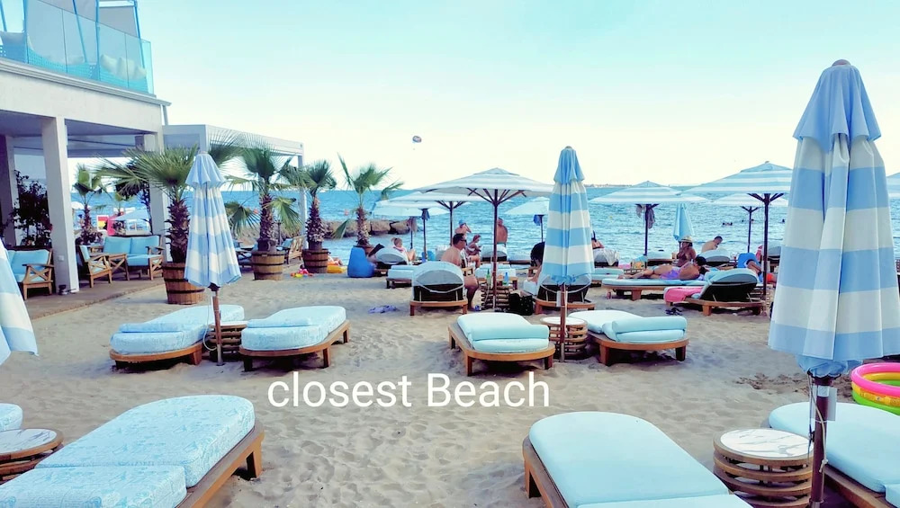 Sunny Beach Retreat - 2-bedroom Apartment