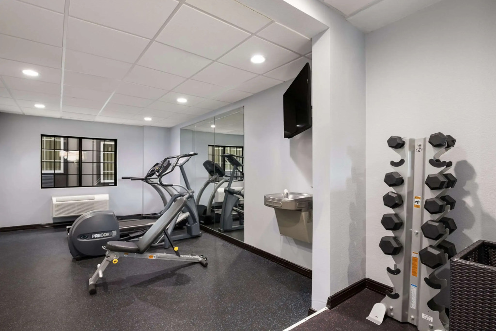 Quality Suites I-44