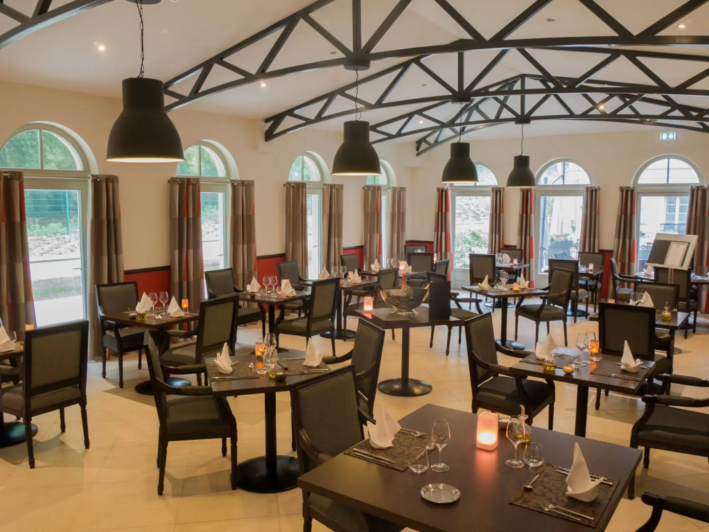 Mercure Maintenon