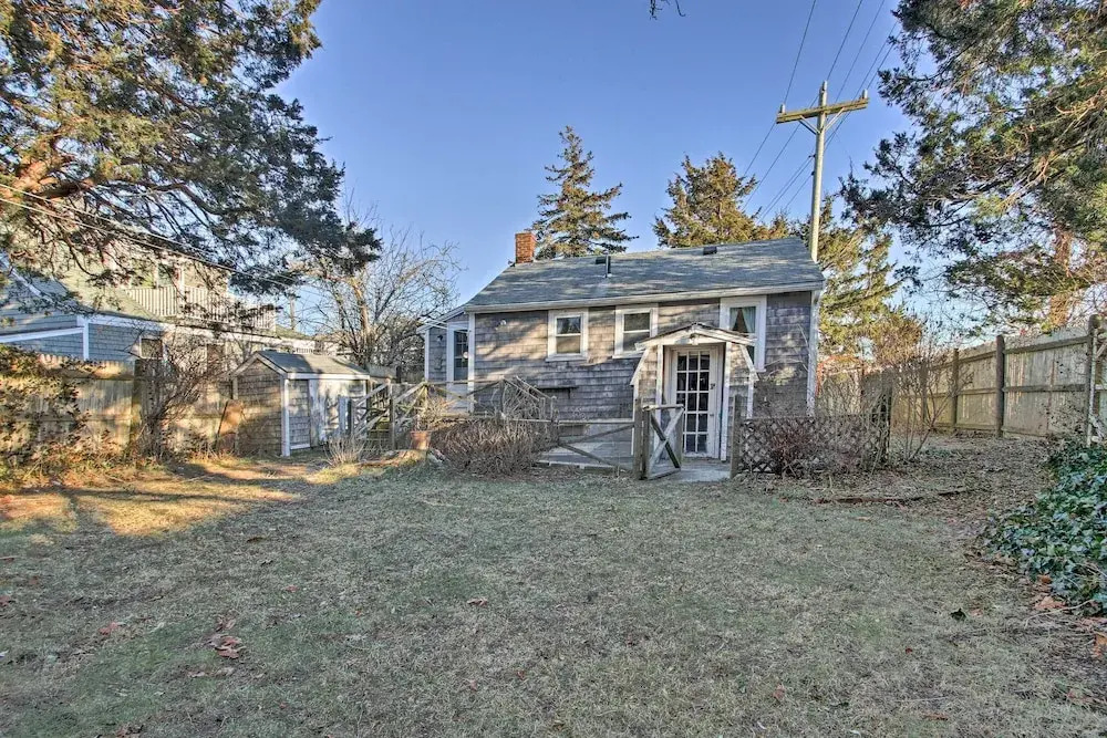 Steps to Cape Cod Canal: Buzzards Bay Home