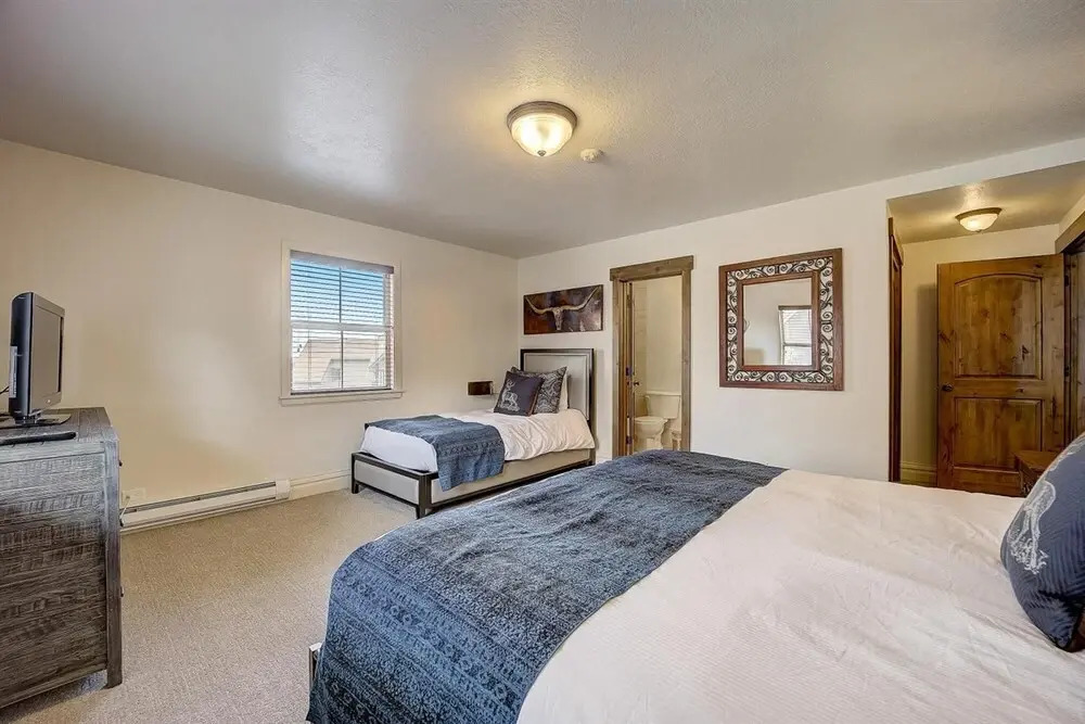Coopers Collection 33 - Resort Plaza 5012