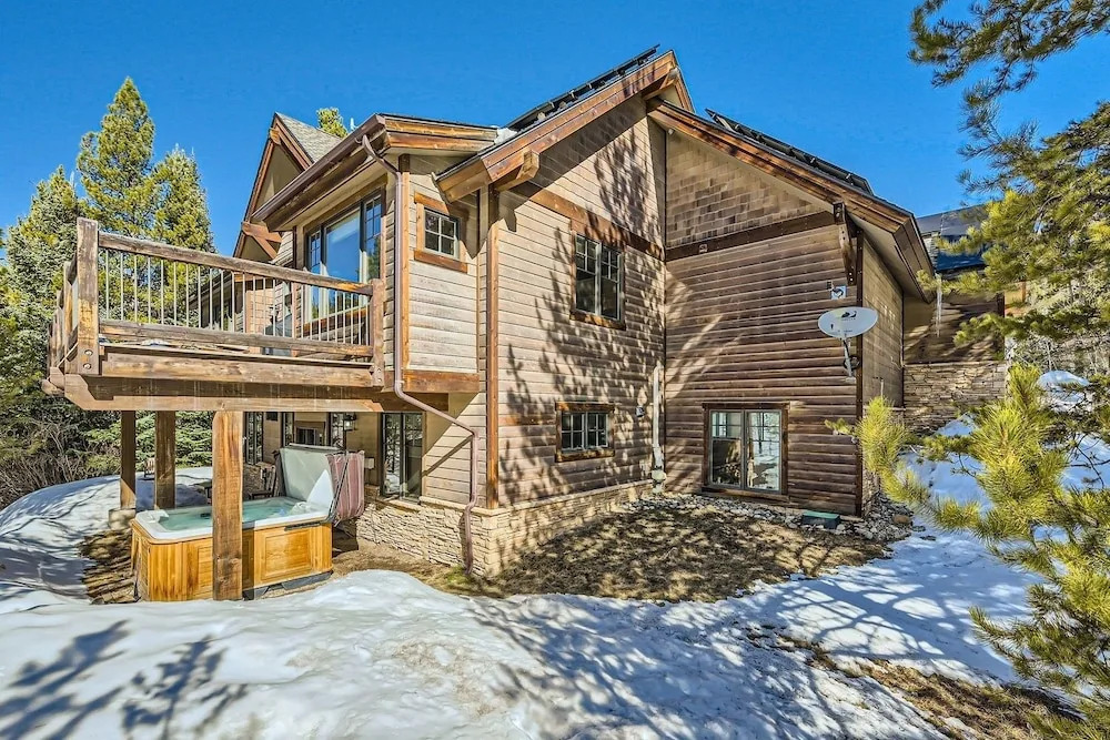 New Listing The Beaver Lodge At Breckenridge 3 Bedroom Home by RedAwning
