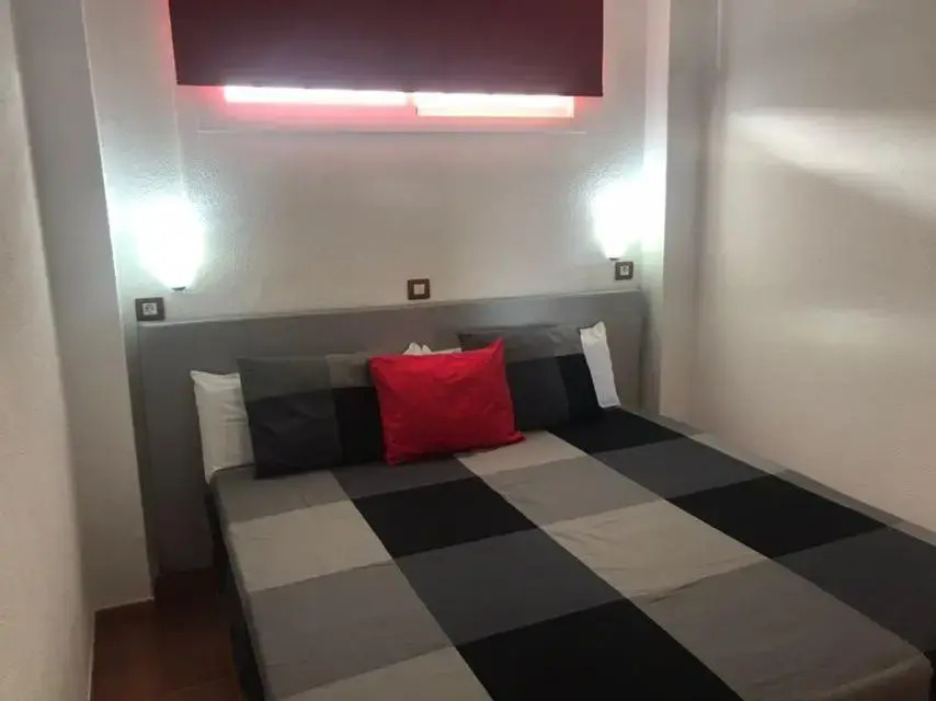 5 min walk from Yumbo 310