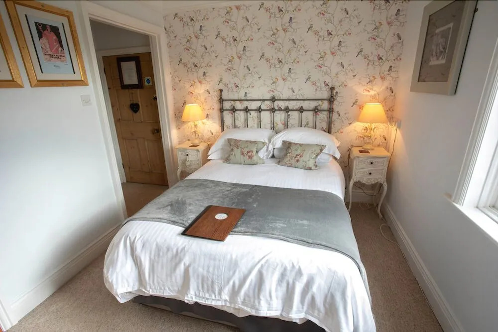 Treherne House & The Malvern Retreat