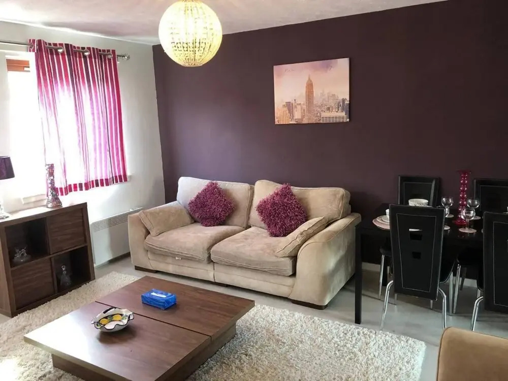 Stunning 2-bed Serviced Selfcatering Apartment