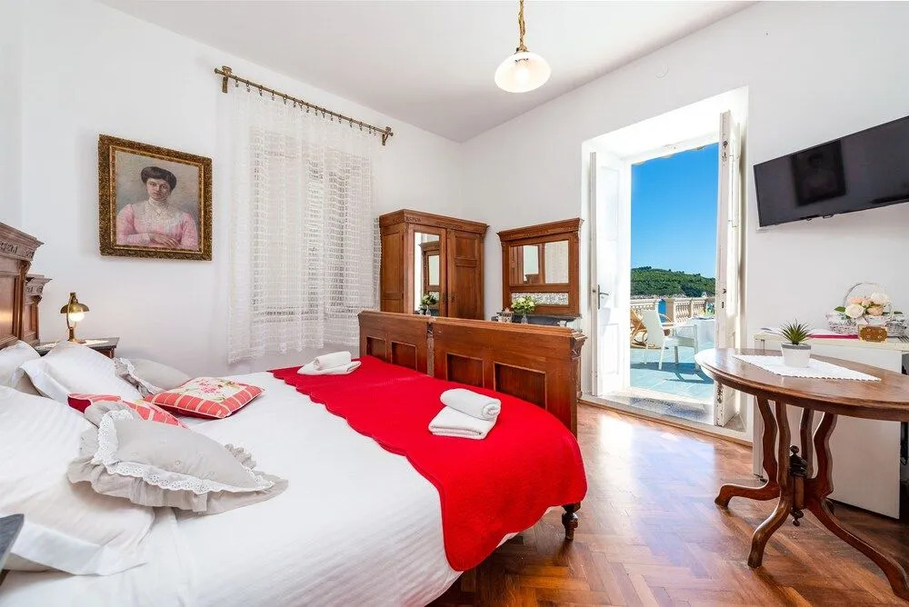 Villa Adriatica - 4 bedroom vacation house