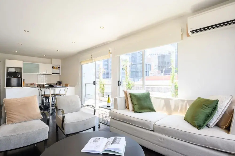 PENTHOUSE Laneway Art, Fed Square & Top Restaurants
