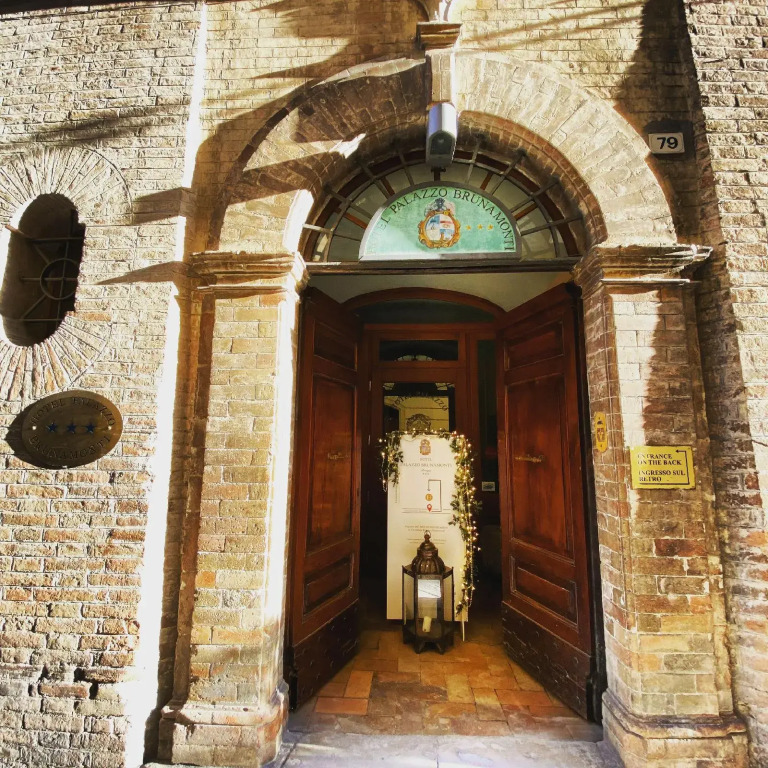 Palazzo Brunamonti Boutique Hotel