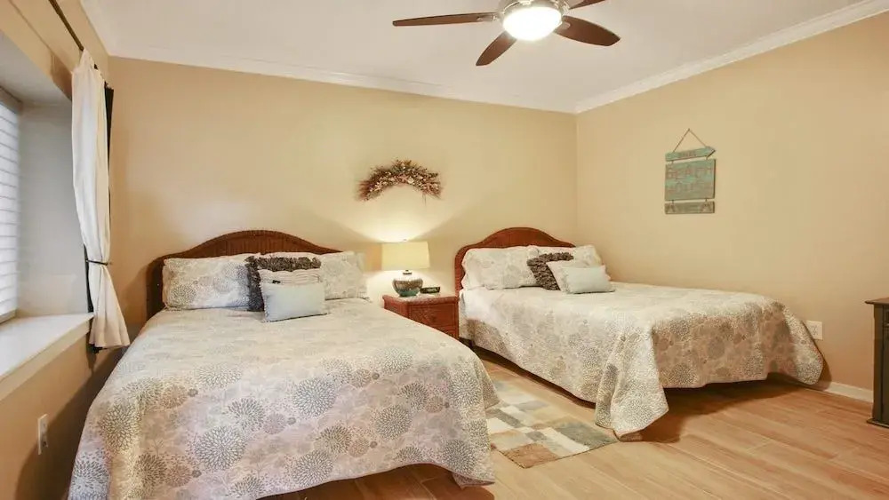 410 Captain's Walk - 2 Br villa by RedAwning