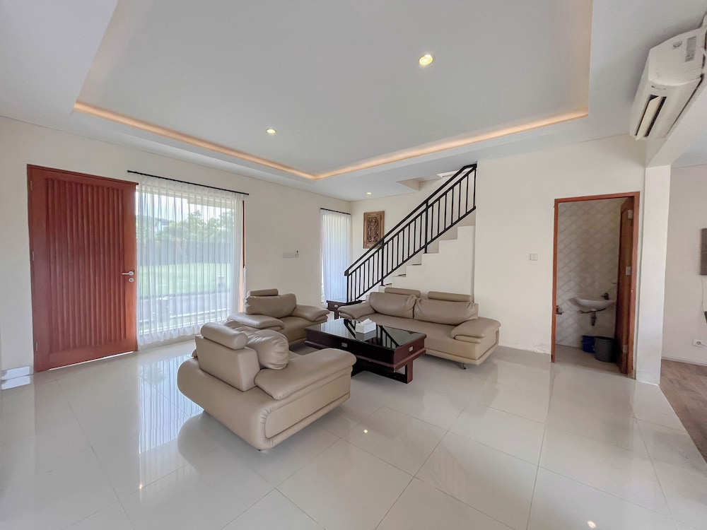 Spacious And Homey 3Br At Villa Casa De Uli