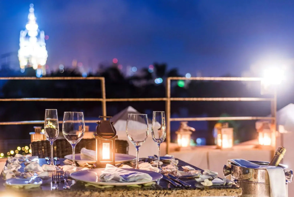 Ananda Hotel Boutique