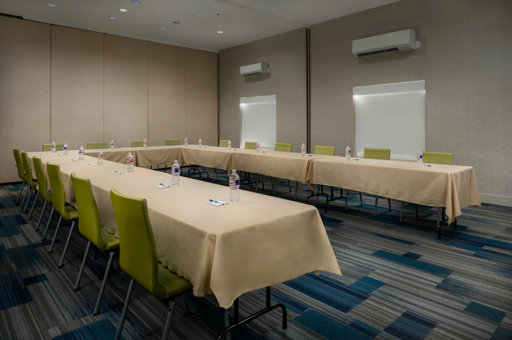 Holiday Inn Express Lawrence by IHG