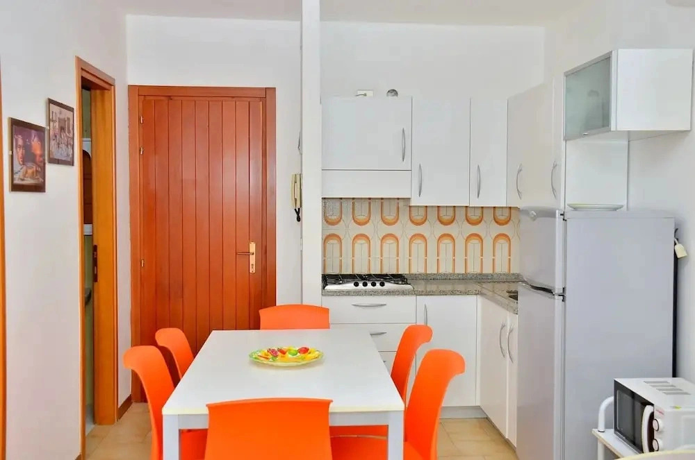 Enjoy our Colorful Flat With sea View - Beahost