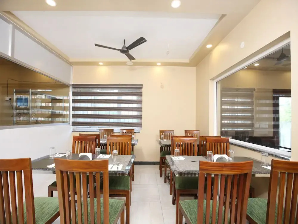 OYO 13302 Hotel Ashvattha