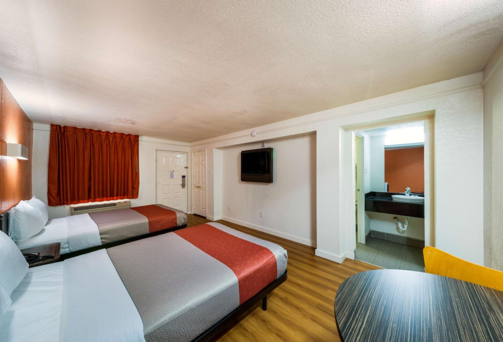 Motel 6-Dallas, TX - Farmers Branch
