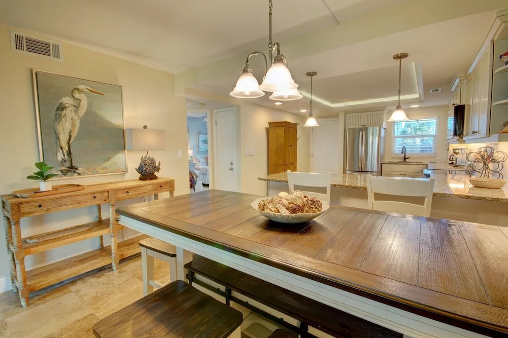 318 El Matador 2 Bedroom Condo by RedAwning