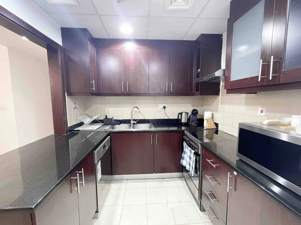 Deluxe Furnished 2br On Jbr With Balcony