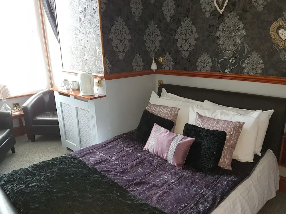 The Cresta Guest House