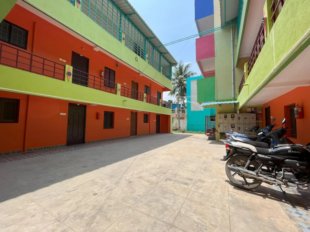 Royal Grandee Hotel