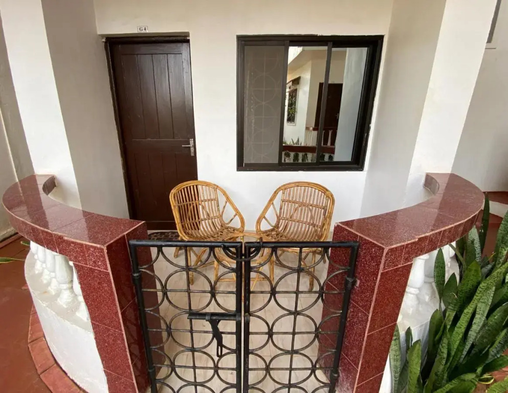 SHANUS SEASIDE INN - A Family-Run Guesthouse just 100 metres from Candolim Beach