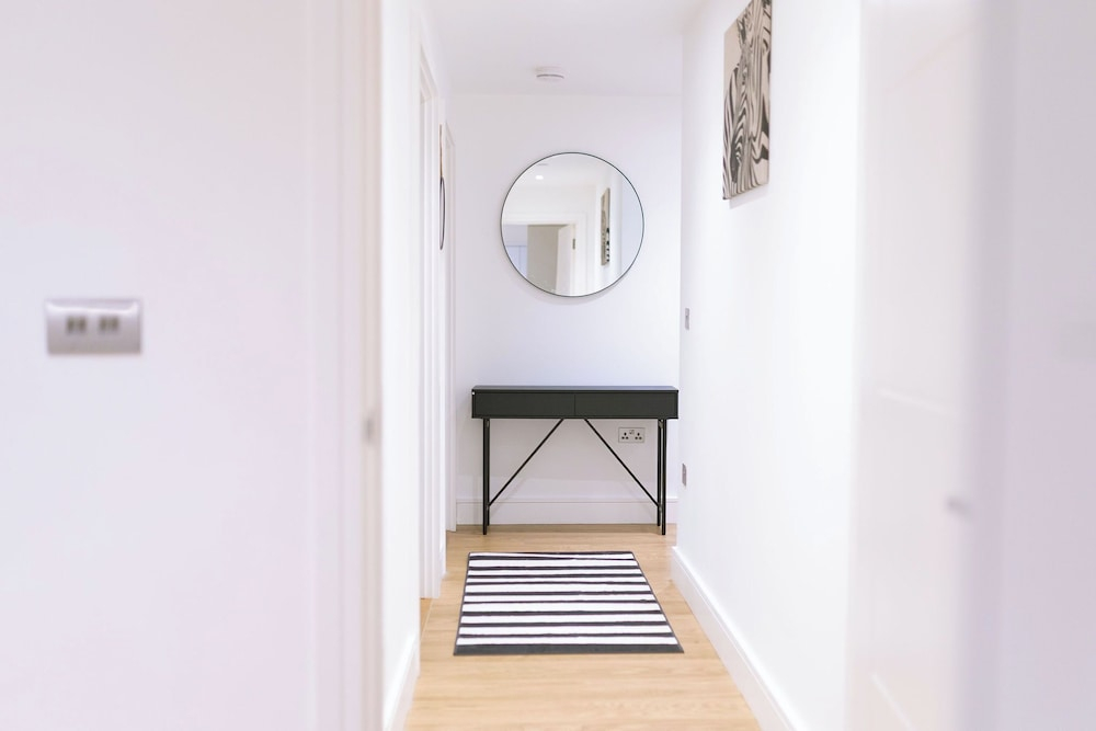 Charming 2-bedroom Apartment in West Midlands With Modern Amenities