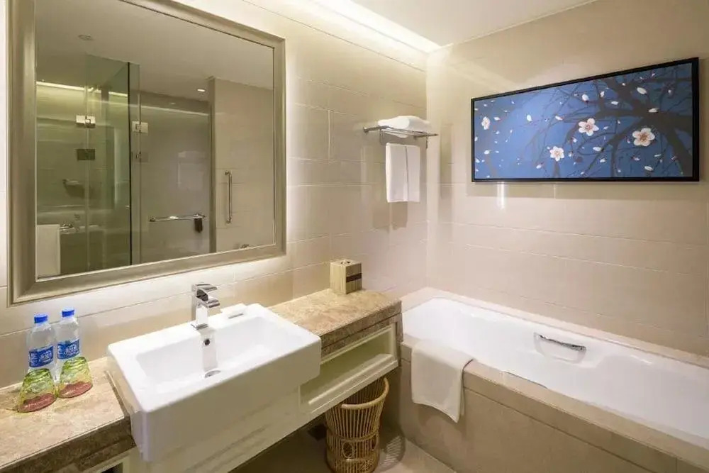 Crowne Plaza Shanghai Anting-20 Minutes drive to National Exhibition and Convention Center & 15 Minutes drive to F1