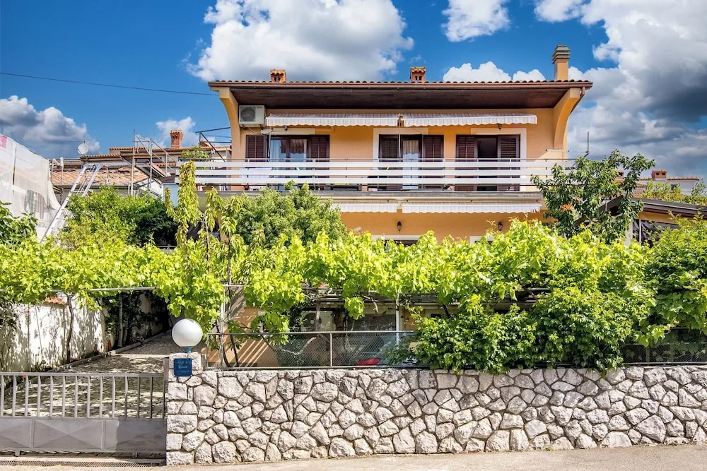 Kostrena Apartment Maja