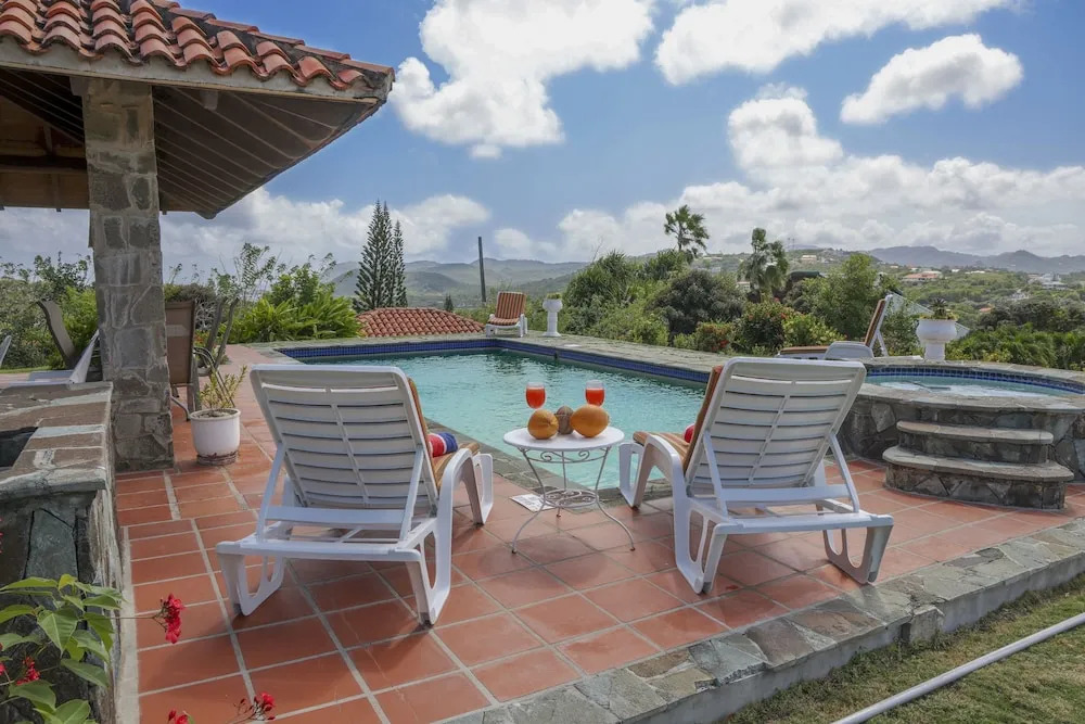 Calypso Court - Private 1 bedroom villa with pool 1 Villa by RedAwning