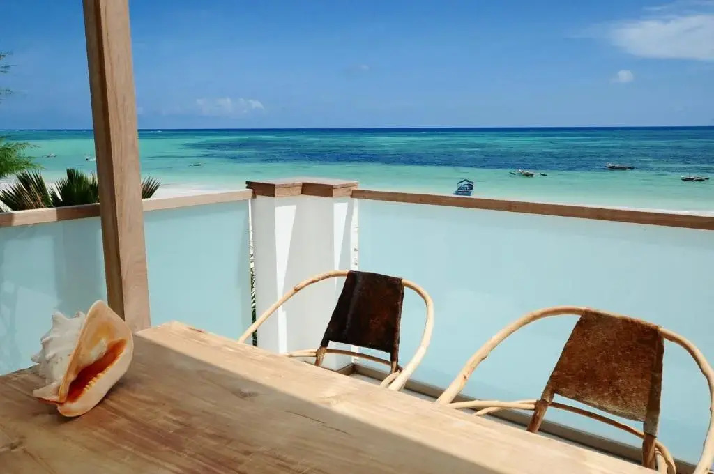 Private Beachfront Suite Apartment " Moja "