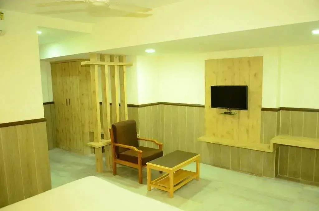 HOTEL RATHNA RESIDENCY