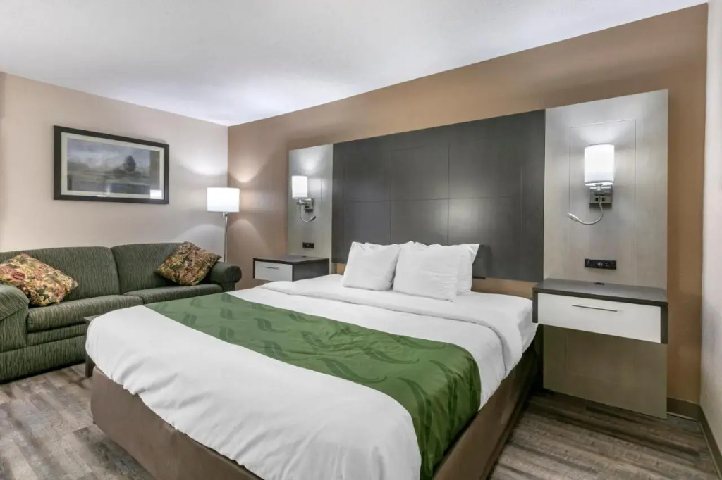 Holiday Inn Express Rogersville-Hwy 11W